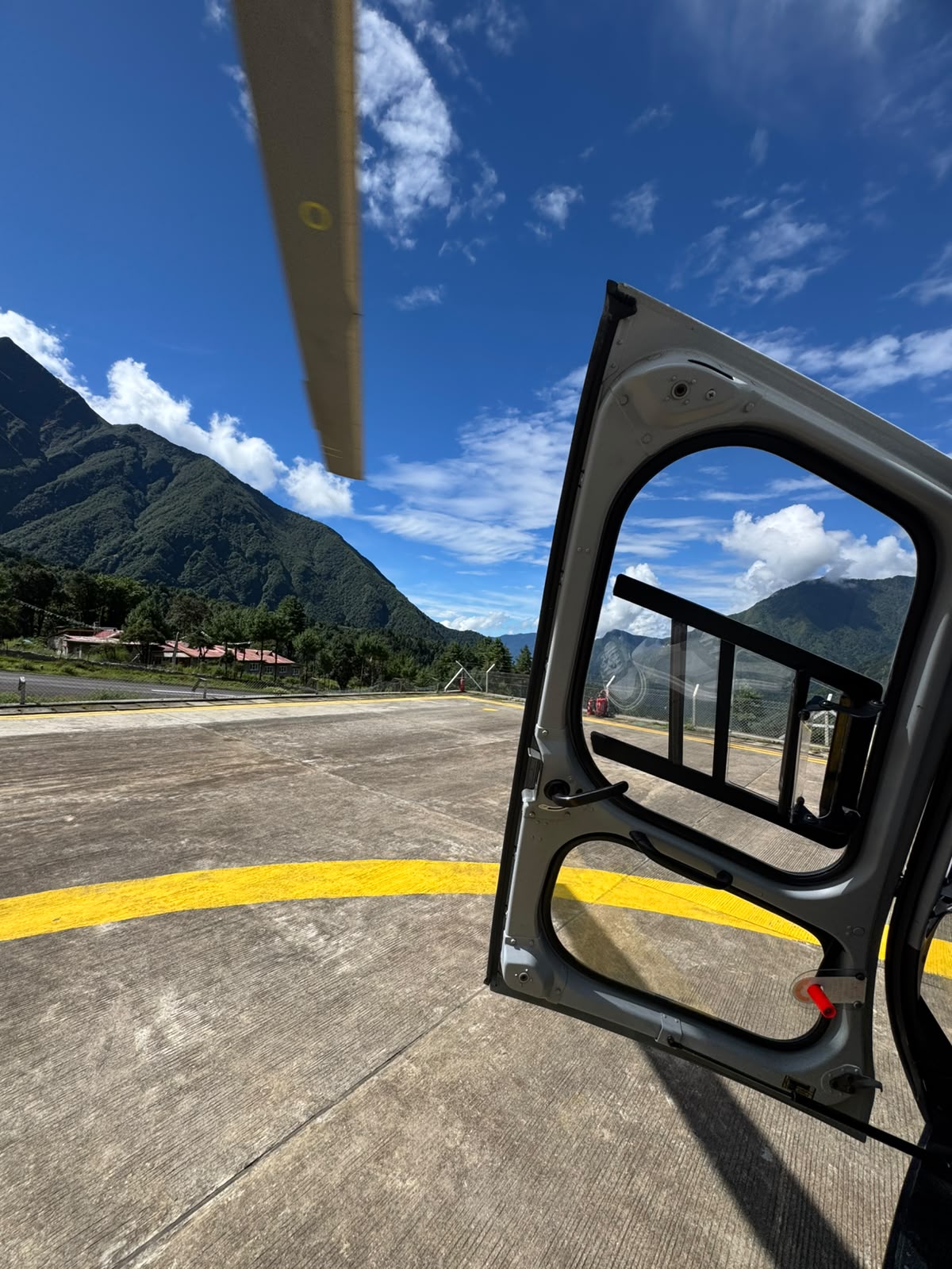 Kathmandu to Lukla Plane vs Helicopter: Which Option Is Best for Your Everest Trek in 2026/2027?